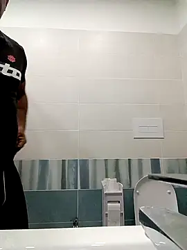 Snapshot of estrogeni chatting on 10-31-25, 09:54 estrogeni online show from 10-31-25, 09:54