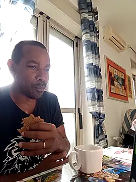 estrogeni online show from 04-18-26, 06:16