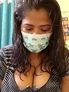 Snapshot of HAANNIAA chatting on 09-14-25, 03:56 HAANNIAA online show from 09-14-25, 03:56