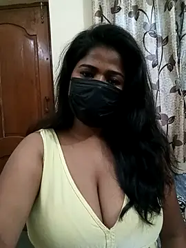 Snapshot of HAANNIAA chatting on 12-20-25, 12:41 HAANNIAA online show from 12-20-25, 12:41