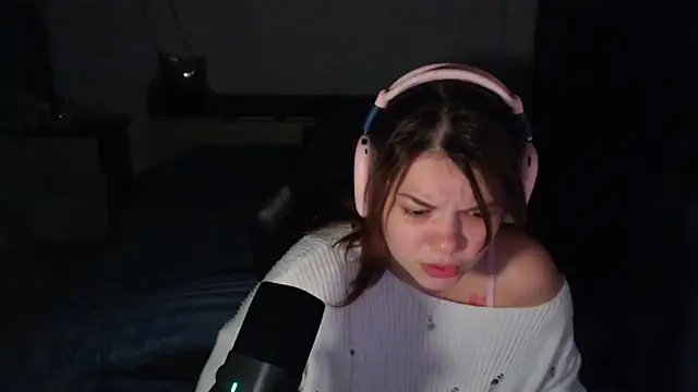 NutsGilmore online show from 10-21-25, 05:23