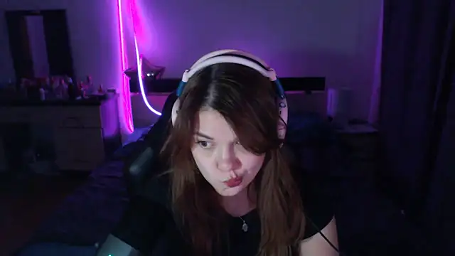 NutsGilmore online show from 10-28-25, 05:34