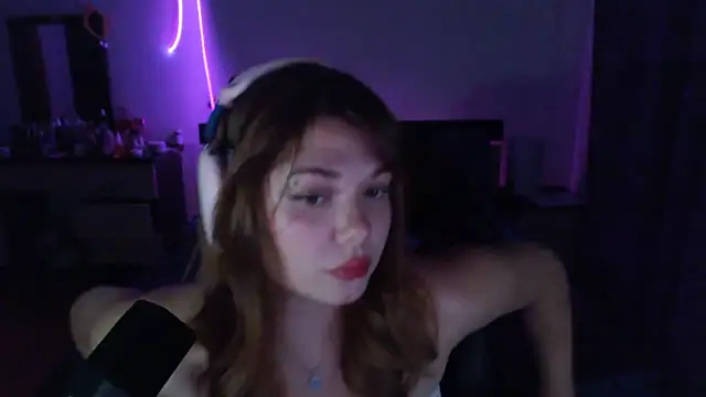 NutsGilmore online show from 10-30-25, 04:37