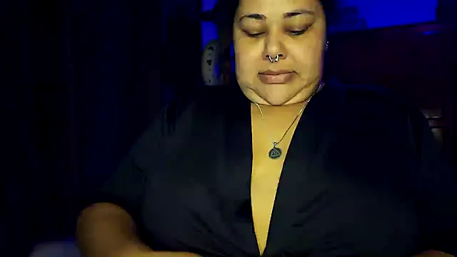 xlatinastar online show from 05-25-26, 04:49