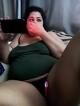 xlatinastar online show from 10-27-25, 03:02