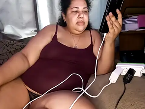 xlatinastar online show from 11-30-25, 03:24