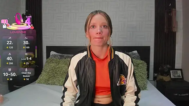 Brianna Bondd online show from 10-14-25, 03:01