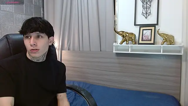 Iantwink18 online show from 10-30-25, 10:06