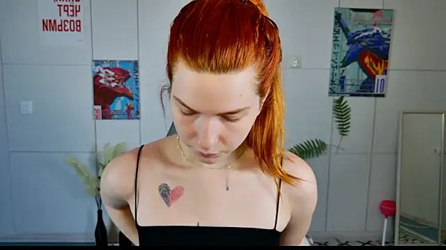 Snapshot of AliceCUNTach chatting on 06-26-26, 05:02 AliceCUNTach online show from 06-26-26, 05:02