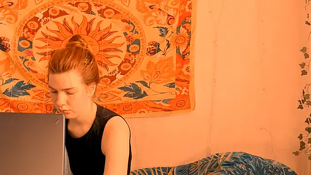 Snapshot of AliceCUNTach chatting on 05-31-26, 05:02 AliceCUNTach online show from 05-31-26, 05:02
