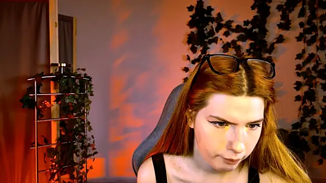 Snapshot of AliceCUNTach chatting on 07-23-26, 05:16 AliceCUNTach online show from 07-23-26, 05:16