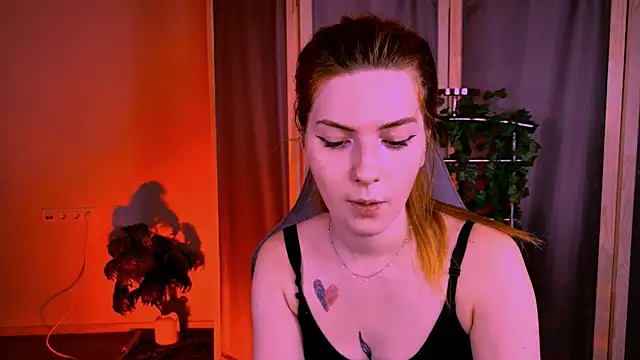 Snapshot of AliceCUNTach chatting on 07-16-26, 05:26 AliceCUNTach online show from 07-16-26, 05:26