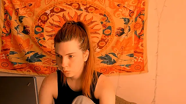 Snapshot of AliceCUNTach chatting on 06-12-26, 05:05 AliceCUNTach online show from 06-12-26, 05:05