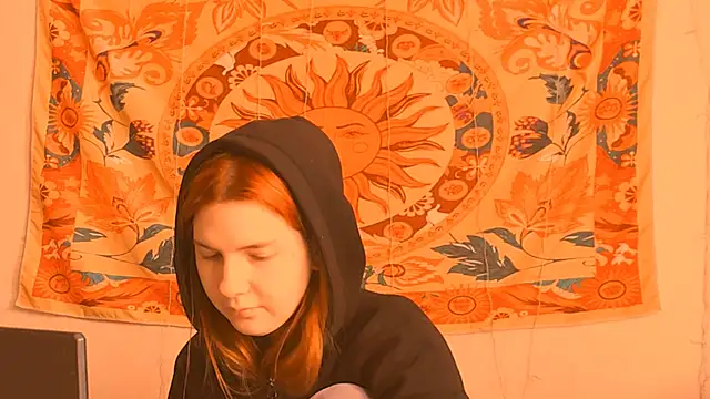 Snapshot of AliceCUNTach chatting on 06-19-26, 04:07 AliceCUNTach online show from 06-19-26, 04:07