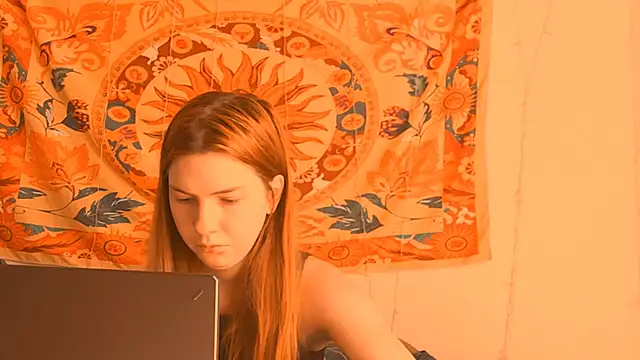 Snapshot of AliceCUNTach chatting on 06-11-26, 05:04 AliceCUNTach online show from 06-11-26, 05:04