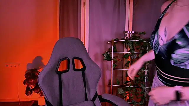 Snapshot of AliceCUNTach chatting on 07-14-26, 05:12 AliceCUNTach online show from 07-14-26, 05:12