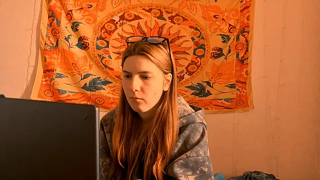 Snapshot of AliceCUNTach chatting on 04-24-26, 05:09 AliceCUNTach online show from 04-24-26, 05:09