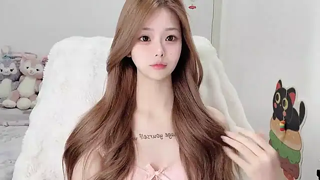 xiaoyugan-99 online show from 11-23-25, 04:17