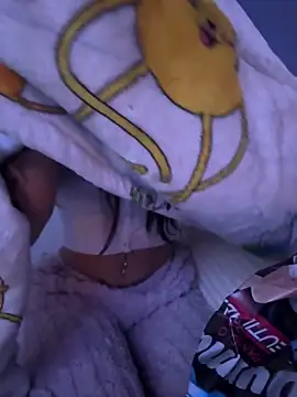 Bunnyylovee online show from 04-17-26, 06:16