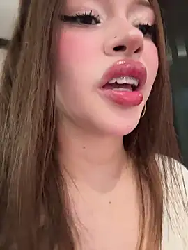 Bunnyylovee online show from 03-29-26, 12:18