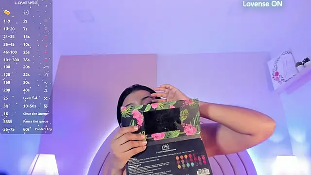 Snapshot of MarcelineTemptation chatting on 10-06-25, 12:17 MarcelineTemptation online show from 10-06-25, 12:17