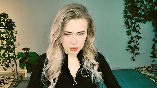 AdelLoyss online show from 10-18-25, 01:13