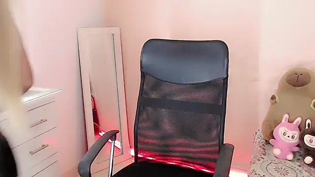 sweet royal  online show from 10-24-25, 06:01