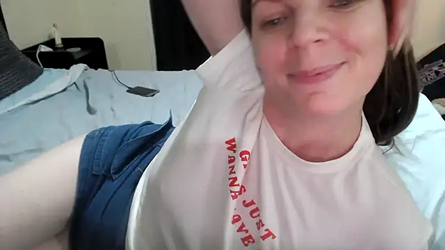 aussiepeaches online show from 01-14-26, 01:37