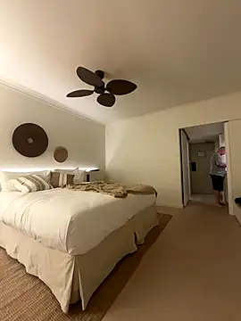 aussiepeaches online show from 12-23-25, 10:03