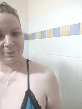 aussiepeaches online show from 09-23-25, 02:02