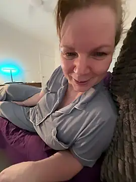 aussiepeaches online show from 06-12-26, 12:47