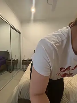 aussiepeaches online show from 06-08-26, 12:27