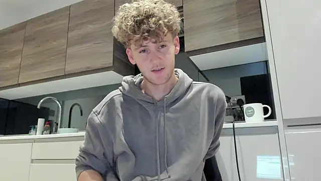 DominantAlex18 online show from 11-17-25, 06:06