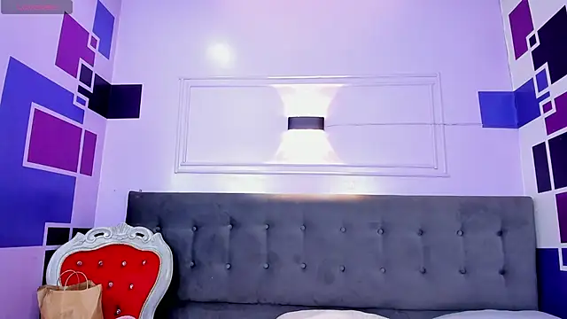 caroliine fox   online show from 10-18-25, 03:19