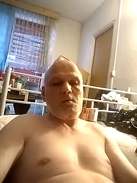 Snapshot of NacktDaniel chatting on 09-16-25, 04:41 NacktDaniel online show from 09-16-25, 04:41