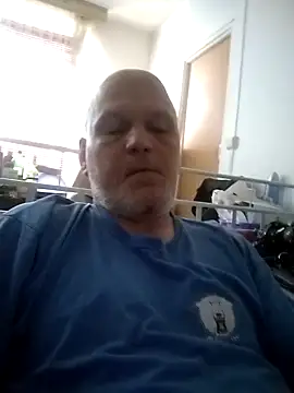Snapshot of NacktDaniel chatting on 09-15-25, 12:27 NacktDaniel online show from 09-15-25, 12:27