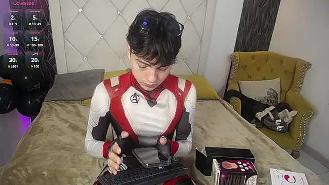 SamuFOXXX online show from 10-13-25, 08:32