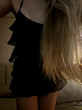 Snapshot of Nikihot__ chatting on 10-12-25, 10:11 Nikihot   online show from 10-12-25, 10:11