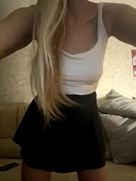 Snapshot of Nikihot__ chatting on 10-29-25, 11:36 Nikihot   online show from 10-29-25, 11:36