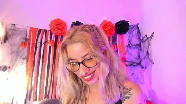 MerryyMendez online show from 10-11-25, 08:43