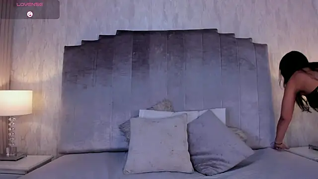 salma lutz online show from 07-17-26, 12:46