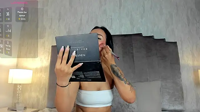 salma lutz online show from 02-04-26, 12:33