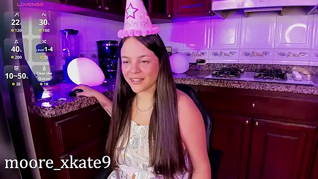 KateMoorex online show from 11-04-25, 12:20