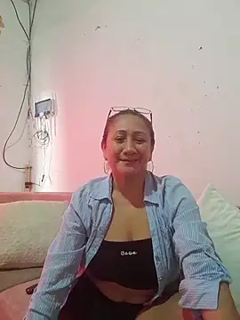 LizaMintelli online show from 05-05-26, 04:21