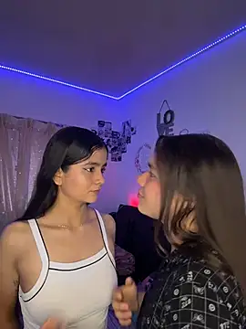 Ashley and Zoe online show from 04-11-26, 03:49