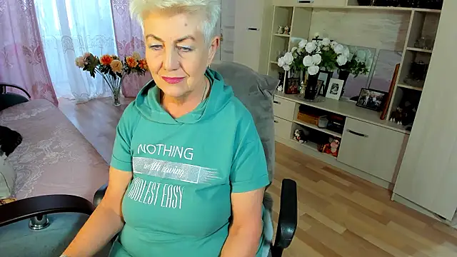 Snapshot of HotandMature chatting on 02-22-26, 08:28 HotandMature online show from 02-22-26, 08:28