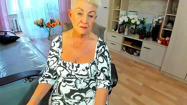 Snapshot of HotandMature chatting on 07-09-26, 11:20 HotandMature online show from 07-09-26, 11:20