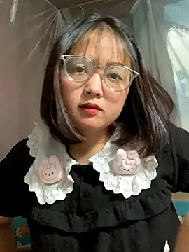 Snapshot of July-y chatting on 09-19-25, 01:31 July-y online show from 09-19-25, 01:31