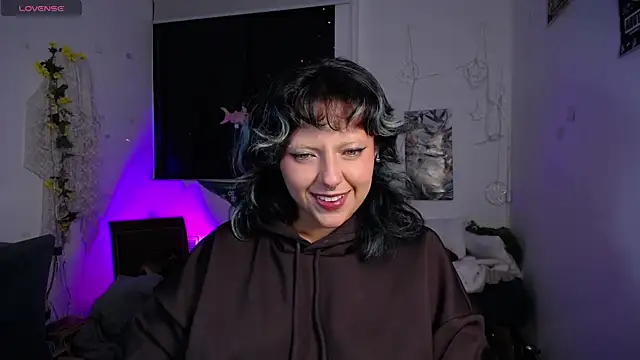 Snapshot of AlmaNanax chatting on 05-10-26, 07:34 AlmaNanax online show from 05-10-26, 07:34