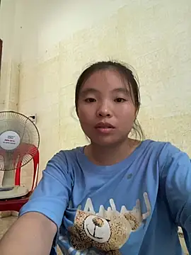Snapshot of viluna chatting on 10-21-25, 03:28 viluna online show from 10-21-25, 03:28